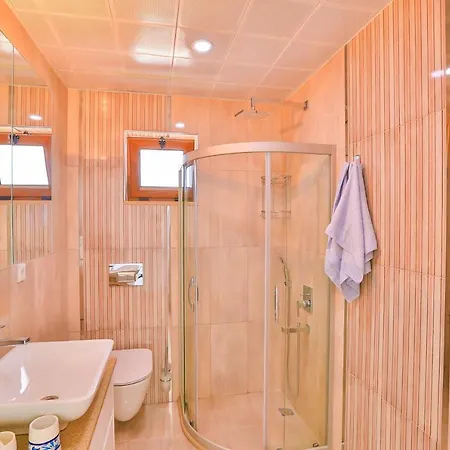 Kuytu Βίλα Κας